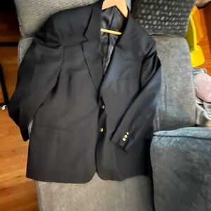 Black Blazer with Structured Shoulders and Smooth Fabric